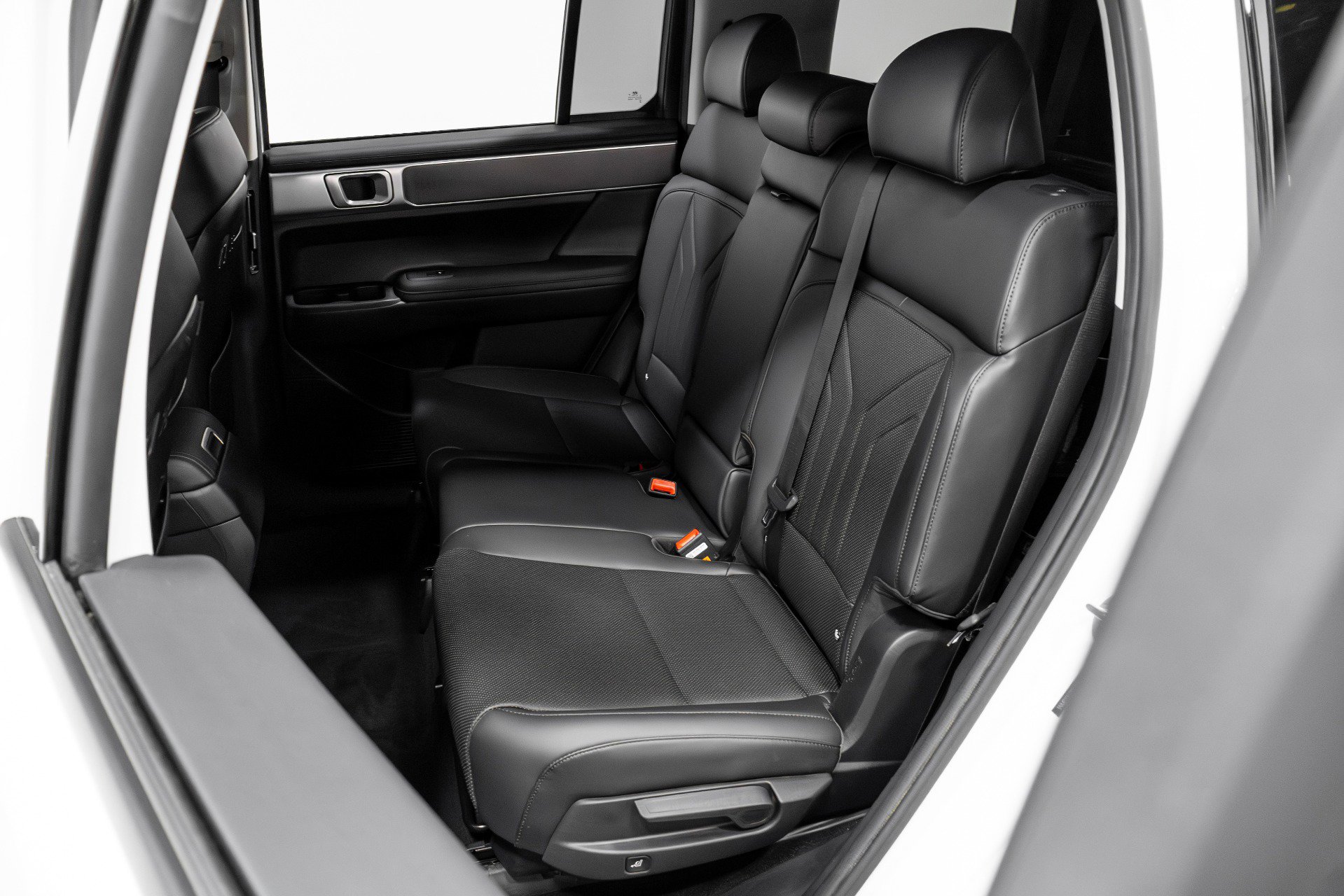 Used 2025 Hyundai Santa Fe SEL image 34