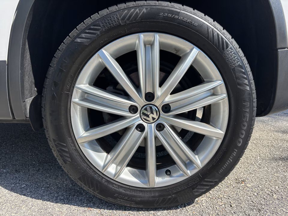 Used 2014 Volkswagen Tiguan SE FWD image 33