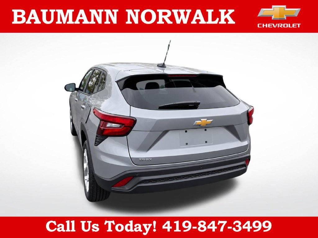 Used 2024 Chevrolet Trax LS w/ LS Convenience Package FWD image 14
