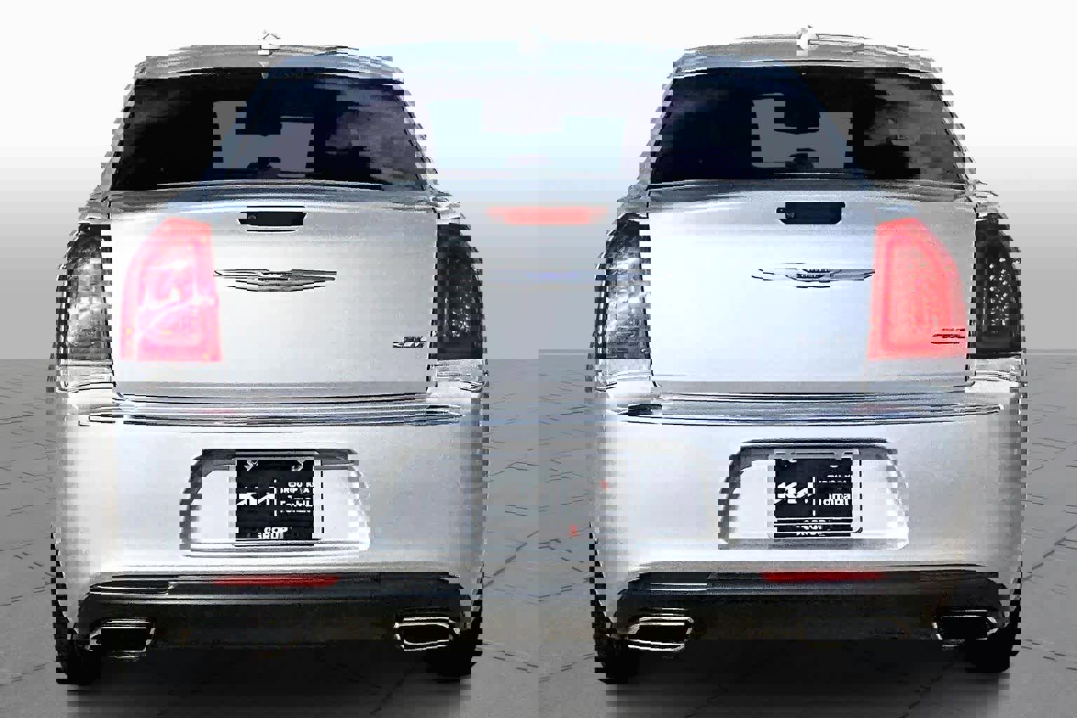 Used 2019 Chrysler 300 Touring L w/ Quick Order Package 22F image 5