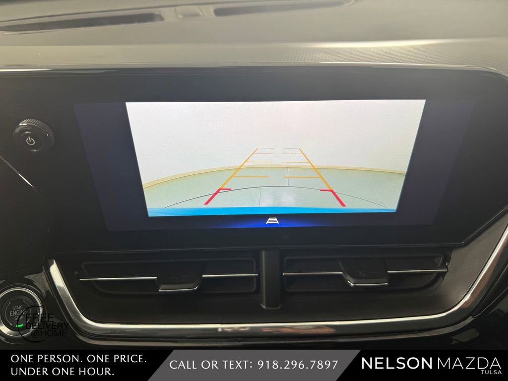 Used 2025 Chevrolet Trax RS w/ Driver Confidence Package image 28