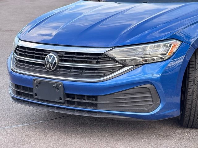 Used 2024 Volkswagen Jetta SE FWD image 6