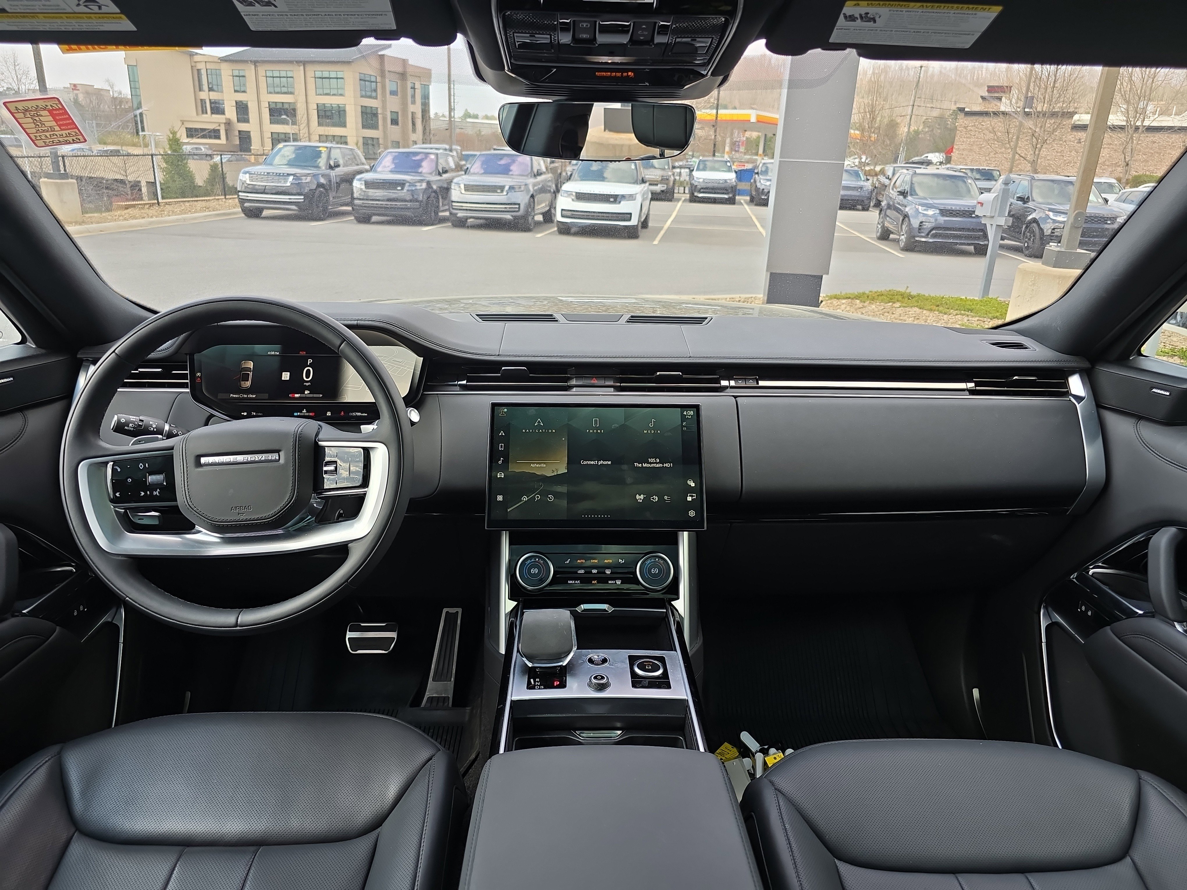 Certified 2023 Land Rover Range Rover SE image 16