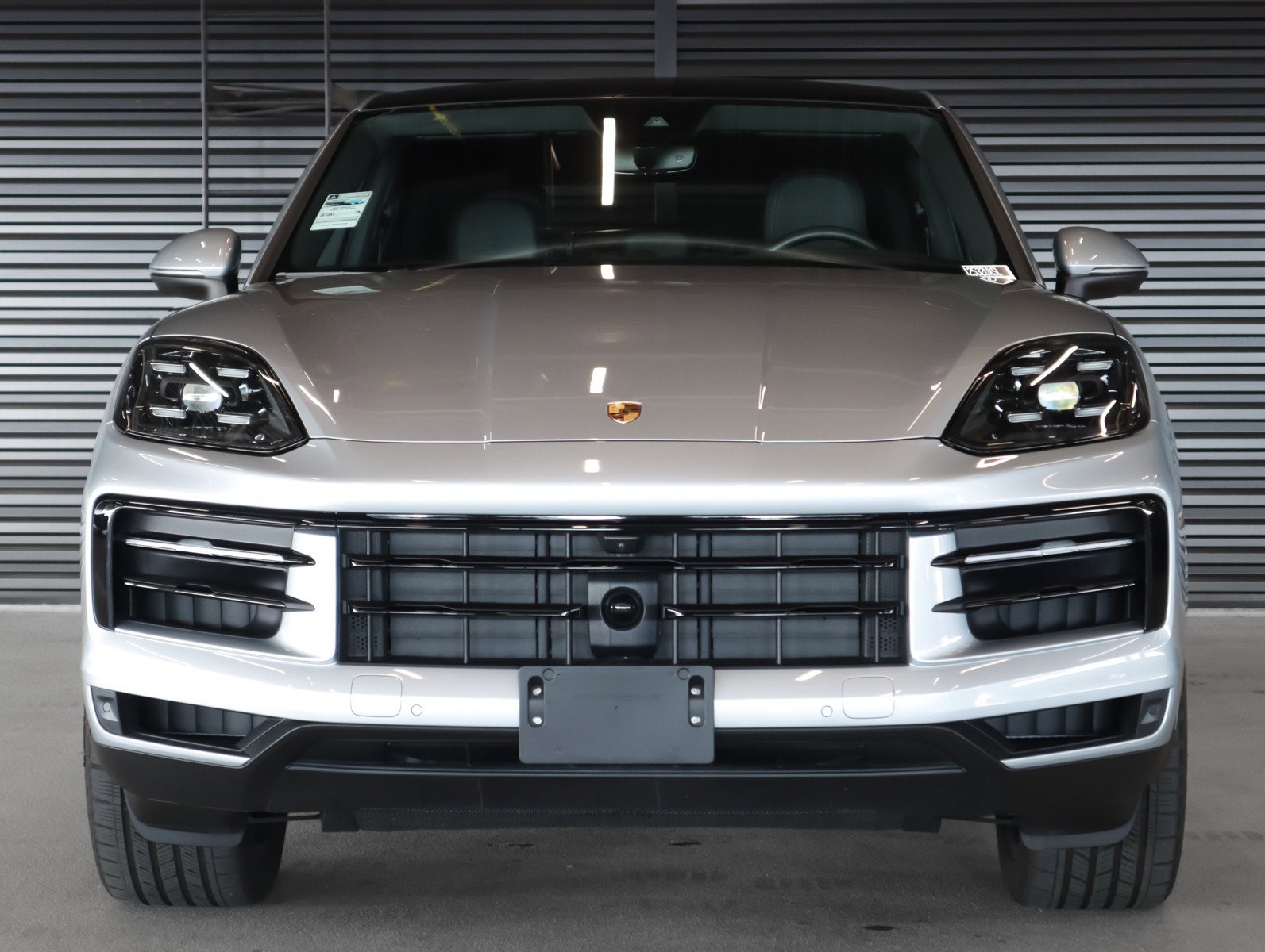 Certified 2025 Porsche Cayenne Coupe image 8