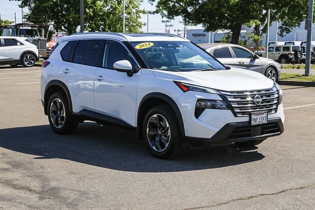 Used 2024 Nissan Rogue SV w/ SV Premium Package FWD image 6