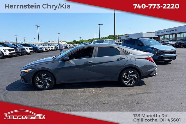 Used 2024 Hyundai Elantra SEL w/ Convenience Package FWD image 4