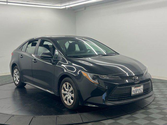Certified 2025 Toyota Corolla LE image 2