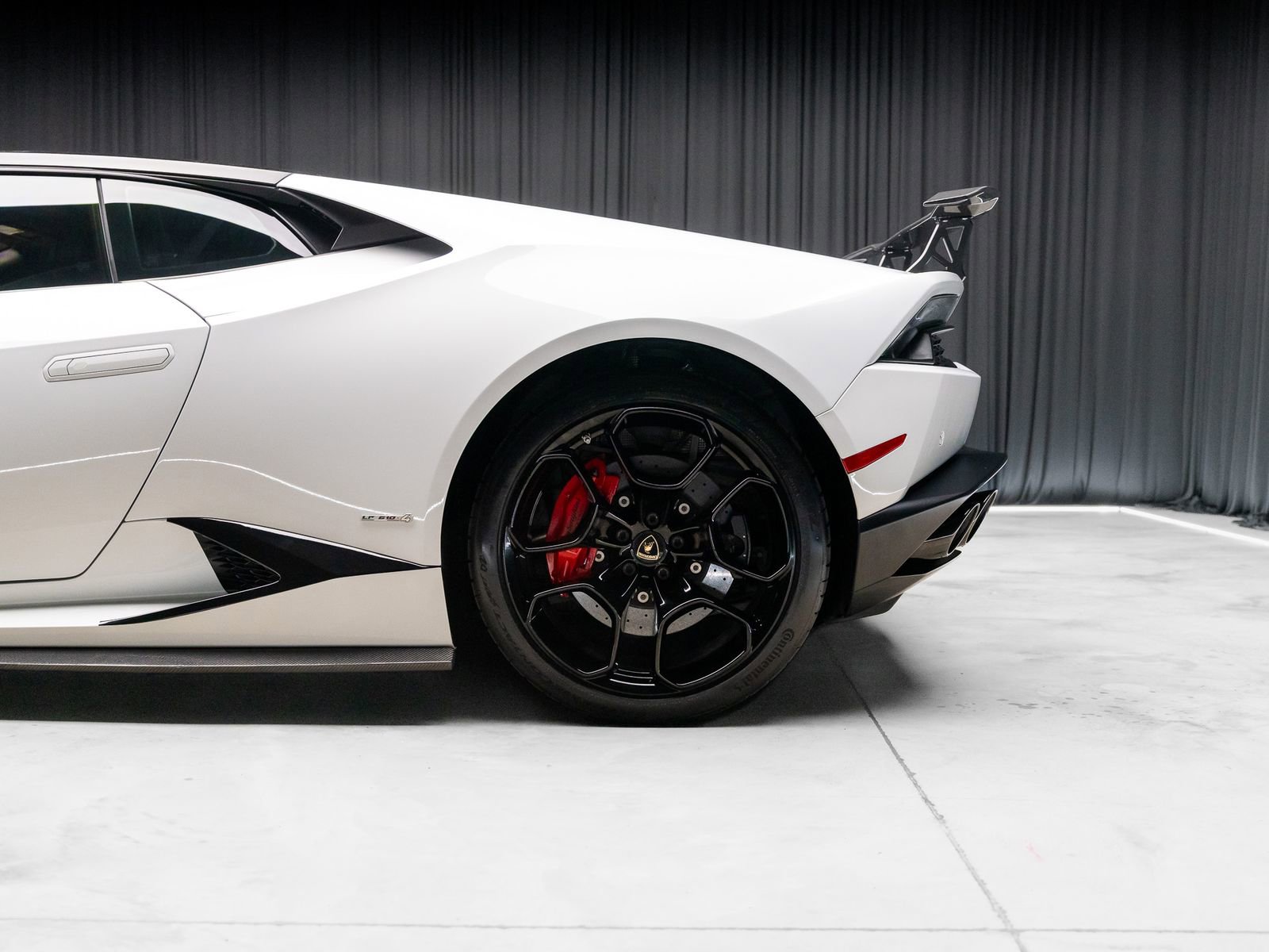 Used 2016 Lamborghini Huracan LP 610-4 AWD/4WD image 46