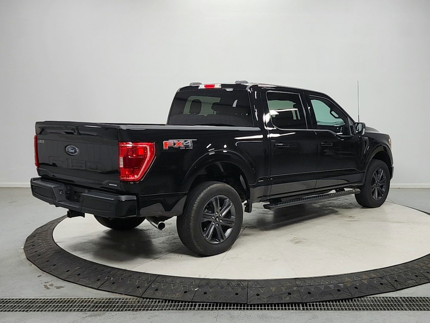 Used 2023 Ford F150 XLT w/ Equipment Group 302A High AWD/4WD image 7