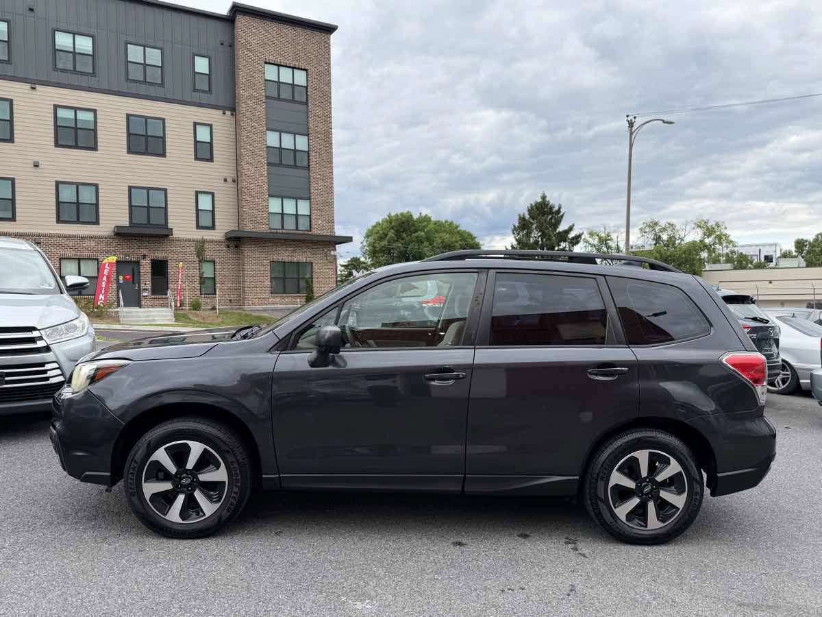 Used 2017 Subaru Forester 2.5i w/ Alloy Wheel Package AWD/4WD image 4