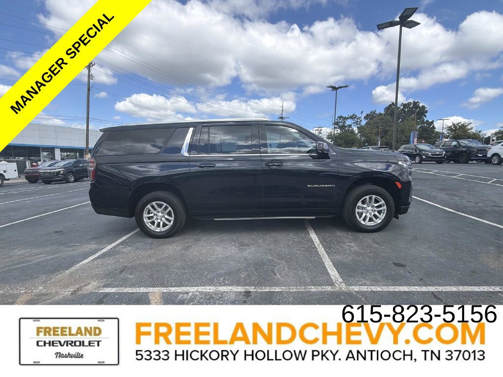 Used 2024 Chevrolet Suburban LT w/ Luxury Package AWD/4WD image 2