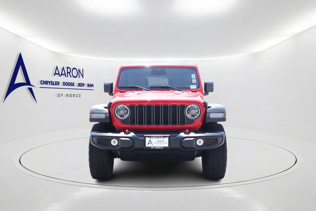 Used 2025 Jeep Wrangler Unlimited Rubicon w/ Convenience Group AWD/4WD image 2