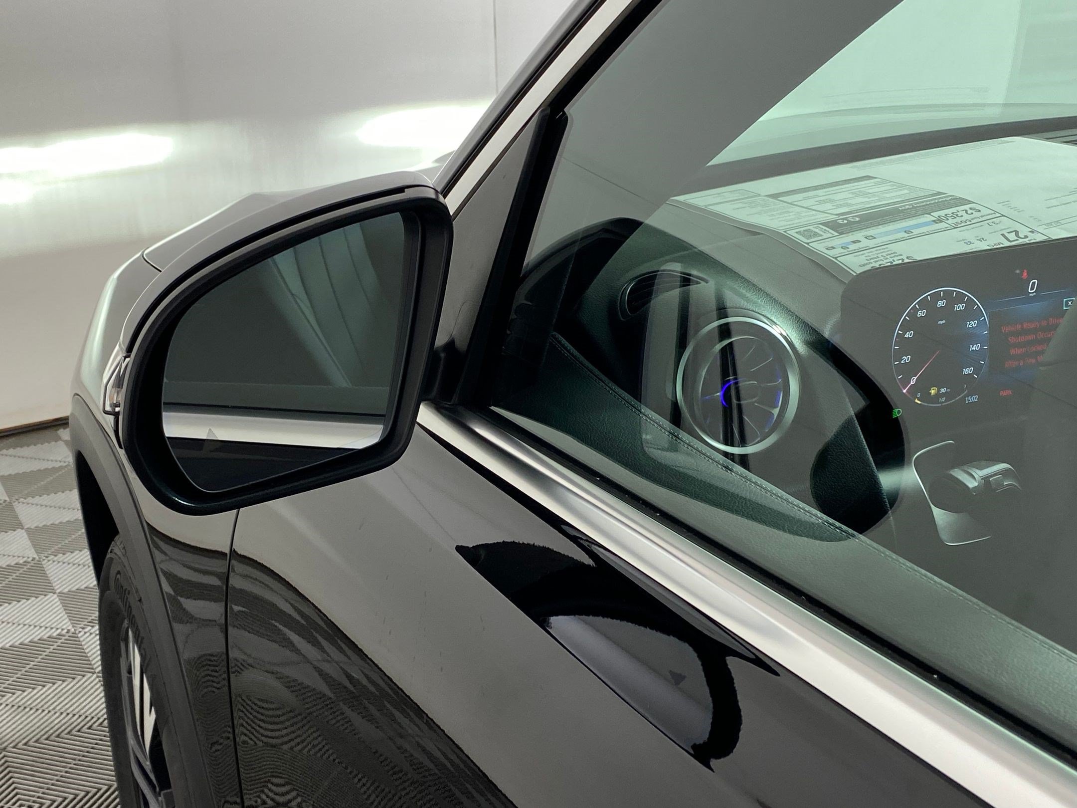 Certified 2025 Mercedes-Benz GLB 250 4MATIC image 21
