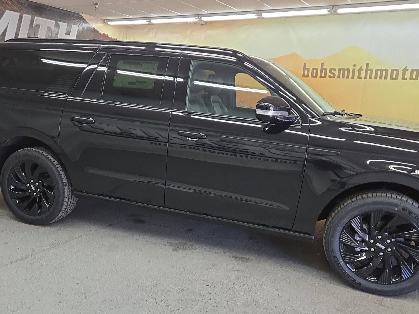 New 2026 Lincoln Navigator L Reserve w/ Jet Appearance Package image 21