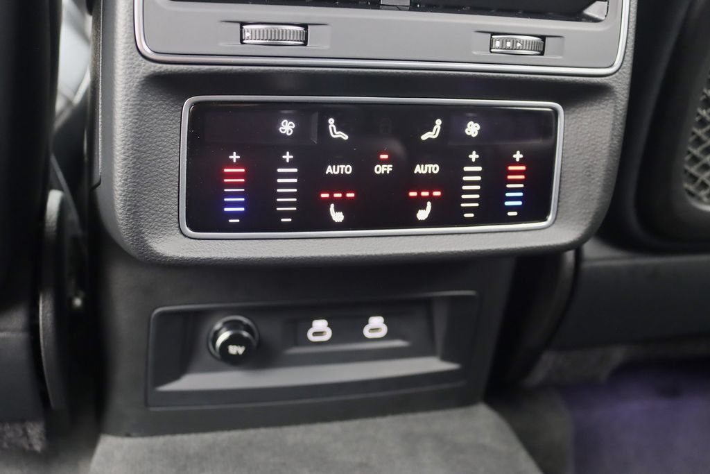 Used 2022 Audi SQ8 Prestige w/ Prestige Package AWD/4WD image 27