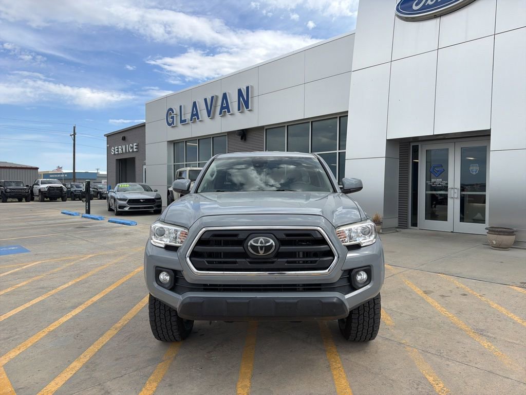 Used 2019 Toyota Tacoma SR5 w/ SR5 Appearance Package (SM) image 2