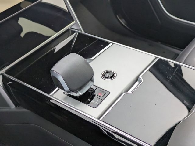 New 2026 Land Rover Range Rover SE image 9