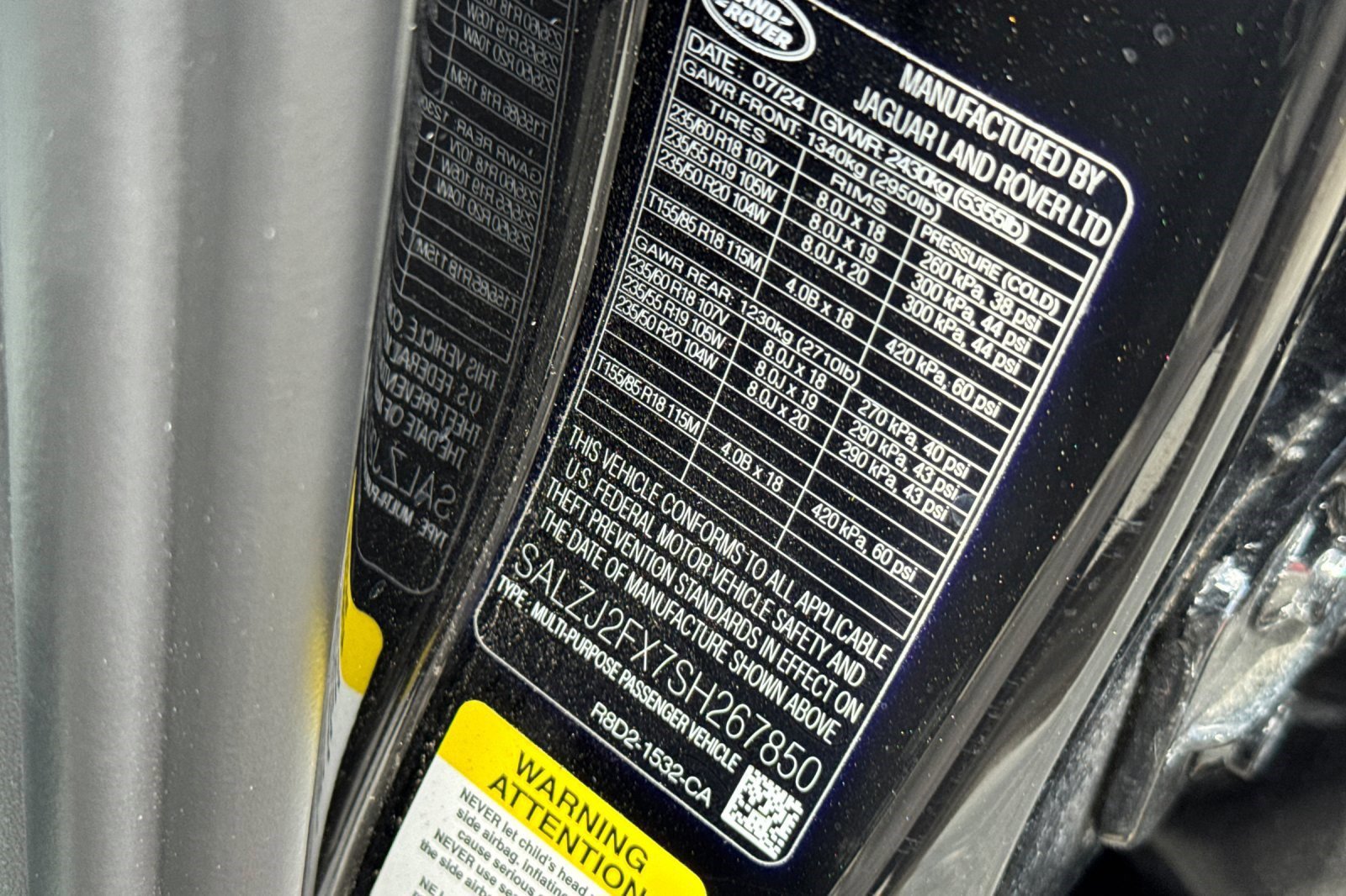 Used 2025 Land Rover Range Rover Evoque S image 19