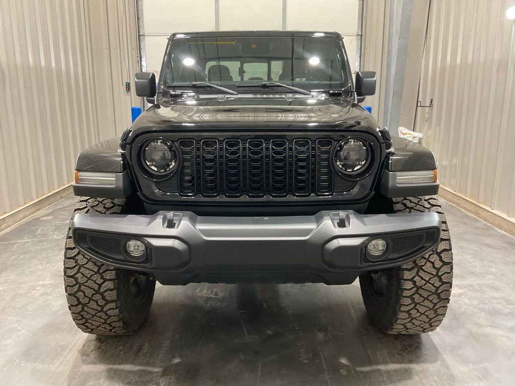 Used 2024 Jeep Gladiator Willys image 2