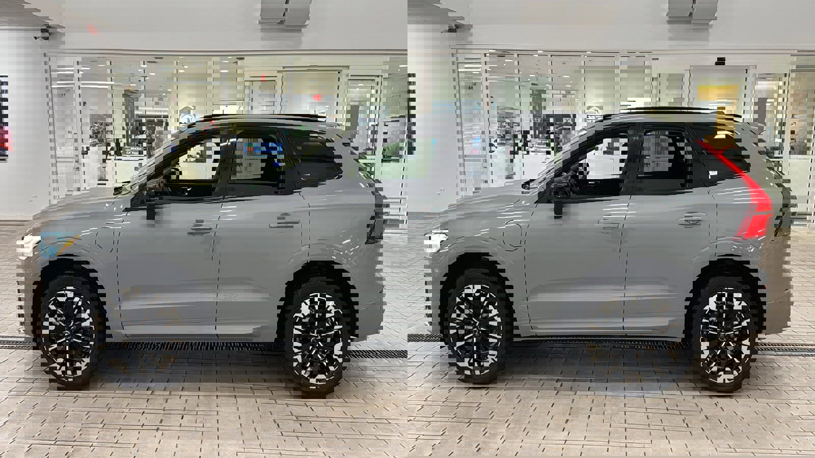 New 2026 Volvo XC60 T8 Plus w/ Protection Package Premier image 8