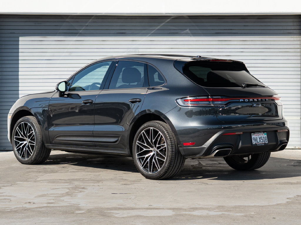 Certified 2023 Porsche Macan AWD/4WD image 3