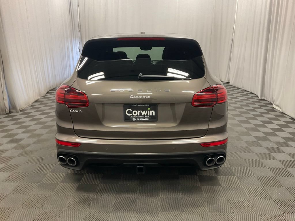 Used 2016 Porsche Cayenne AWD/4WD image 5