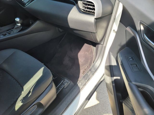 Used 2021 Toyota C-HR LE FWD image 10