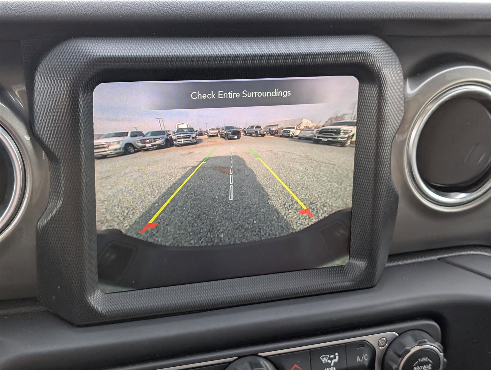 Used 2023 Jeep Gladiator Overland image 24