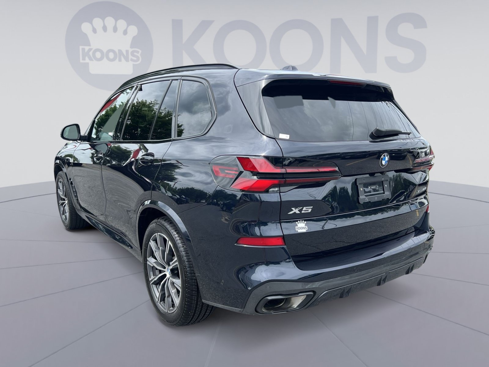 Used 2024 BMW X5 xDrive40i w/ M Sport Package AWD/4WD image 4