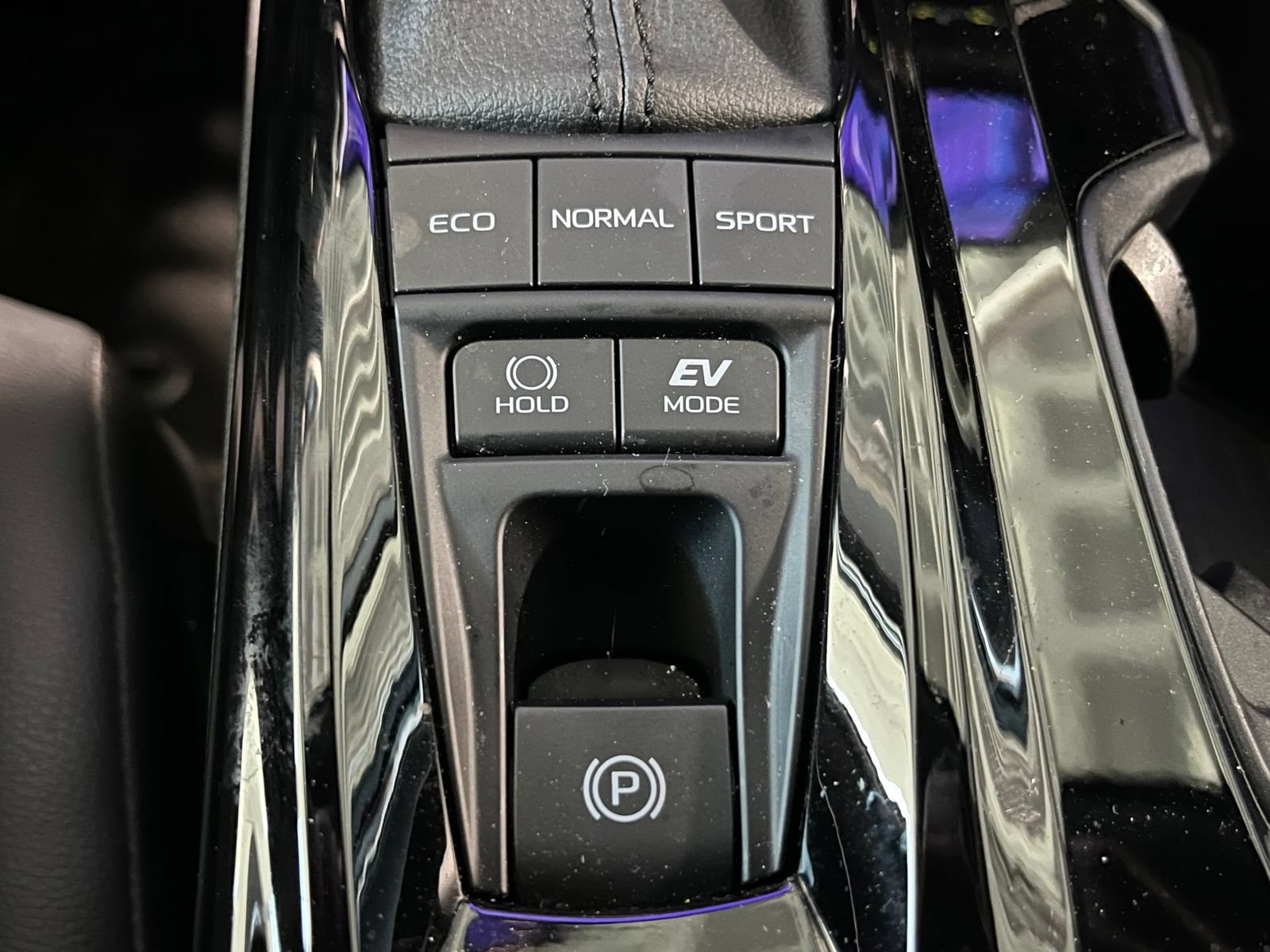 Used 2025 Toyota Camry XSE FWD image 29