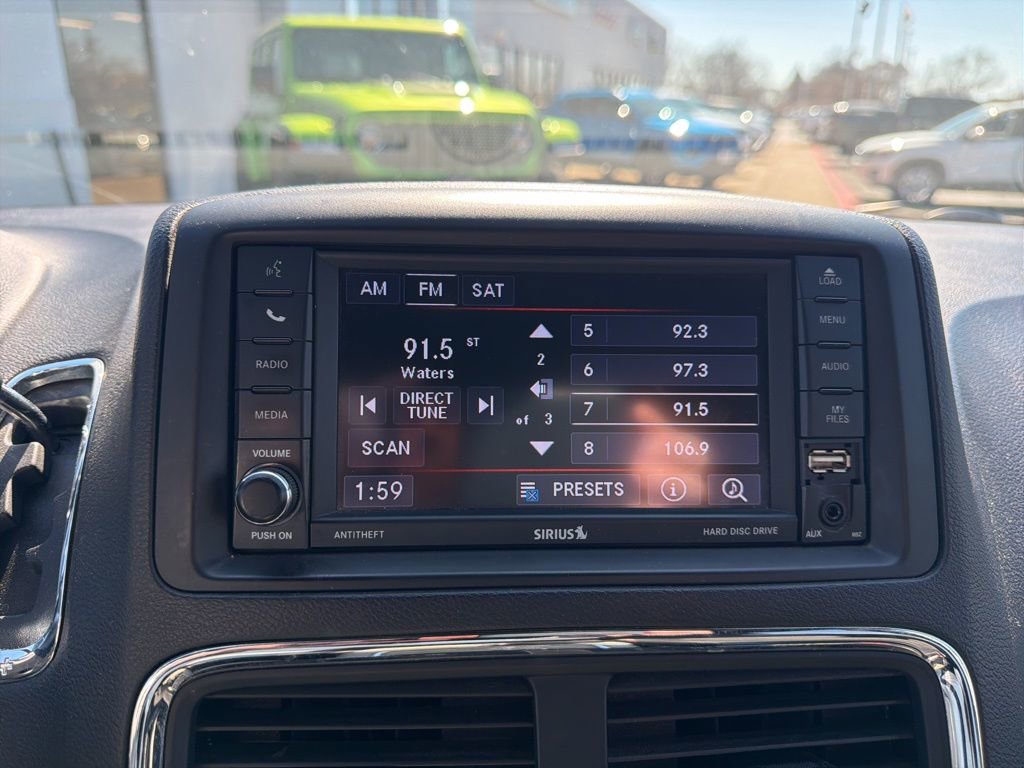 Used 2019 Dodge Grand Caravan SXT w/ Driver Convenience Group image 18