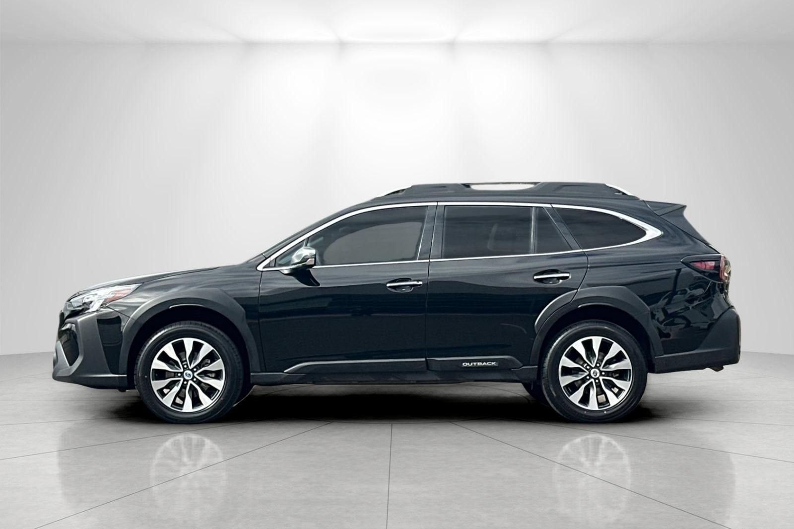 Used 2023 Subaru Outback Touring XT AWD/4WD image 6