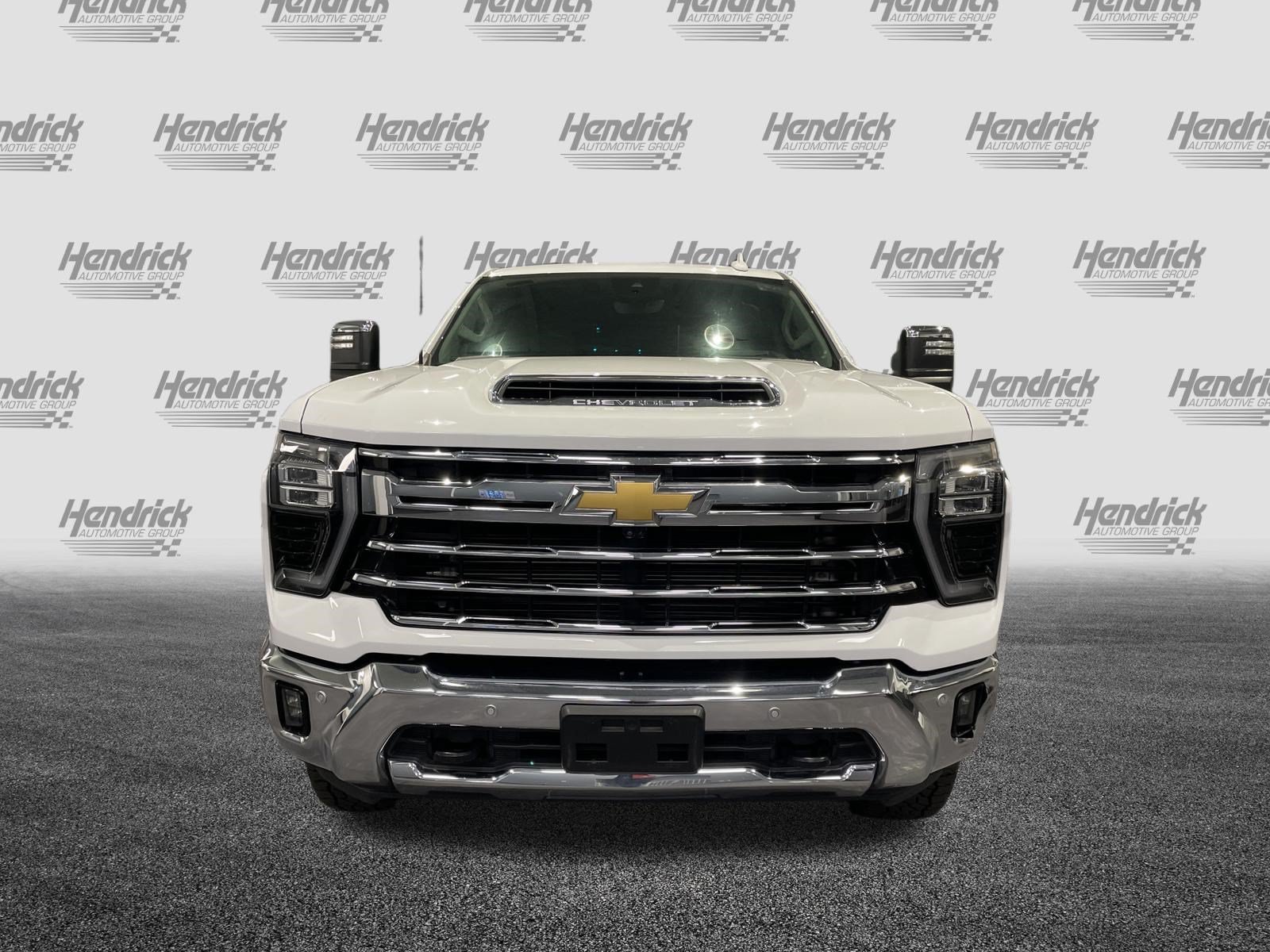 Used 2024 Chevrolet Silverado 2500 LTZ w/ LTZ Premium Package AWD/4WD image 3