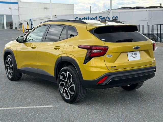 Certified 2024 Chevrolet Trax RS w/ Driver Confidence Package image 12