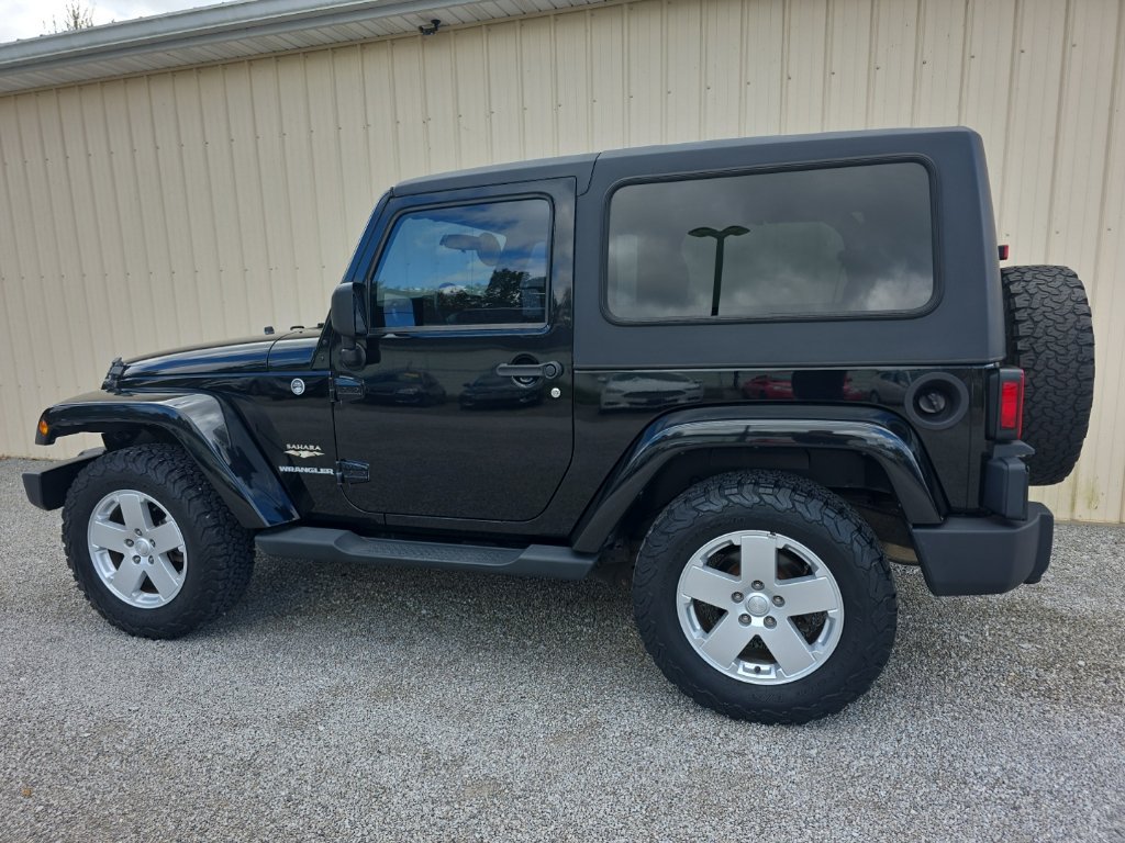 Used 2012 Jeep Wrangler Sahara w/ Connectivity Group AWD/4WD image 8