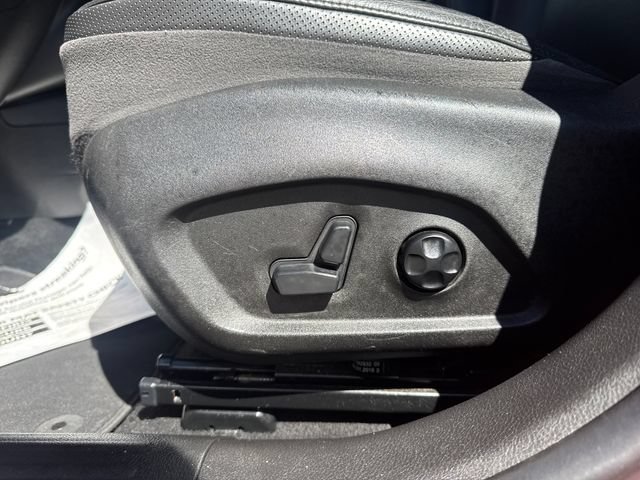 Used 2016 Jeep Renegade Limited AWD/4WD image 30