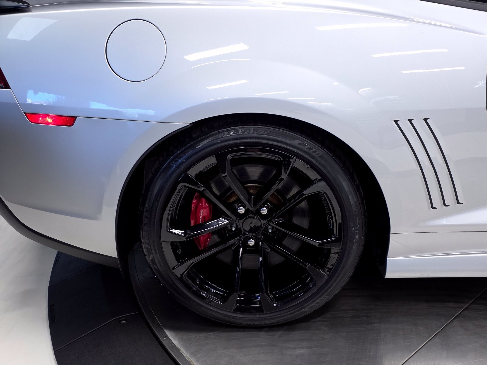 Used 2015 Chevrolet Camaro SS w/ SS Performance Package RWD image 40