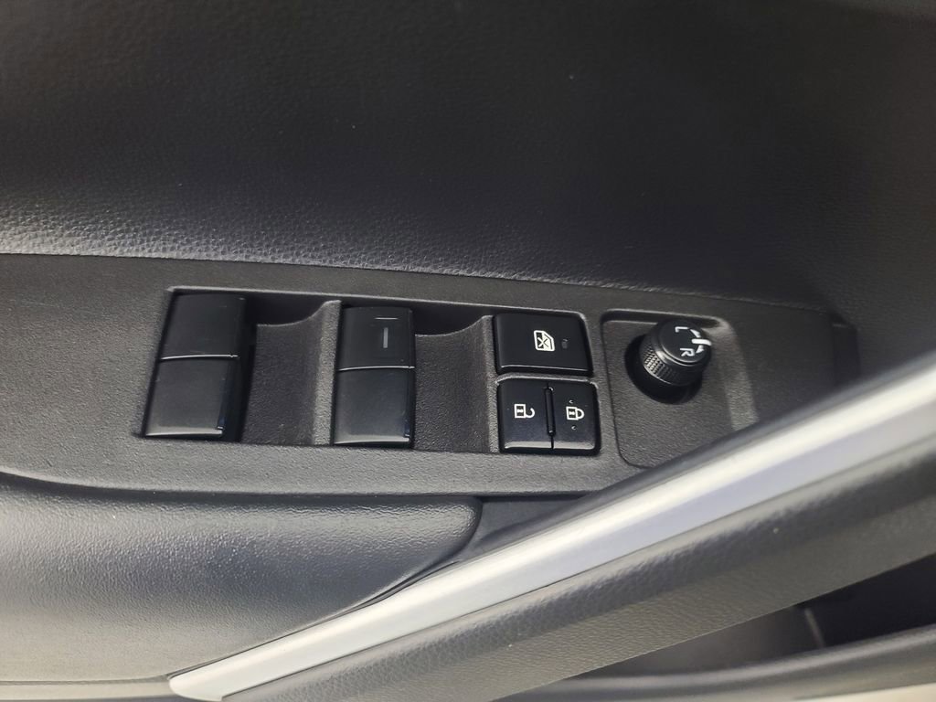 Used 2025 Toyota Corolla Cross XLE AWD/4WD image 24