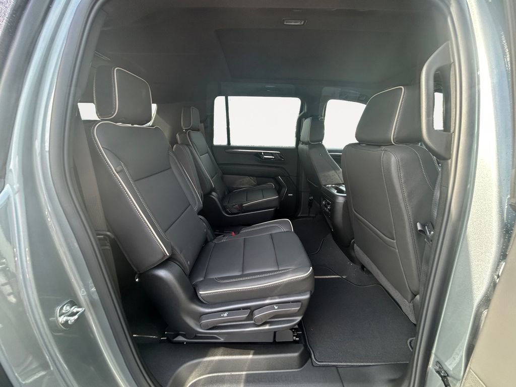 New 2026 Chevrolet Suburban Premier image 11