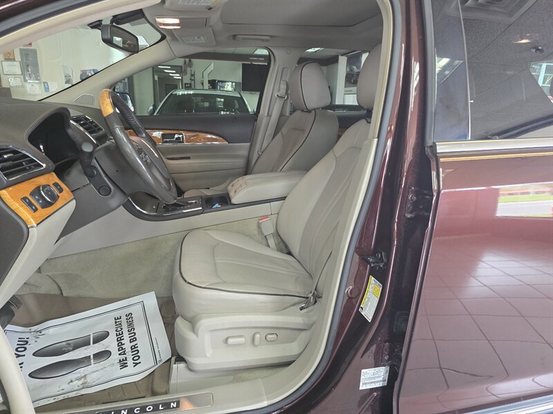Used 2012 Lincoln MKX AWD image 9
