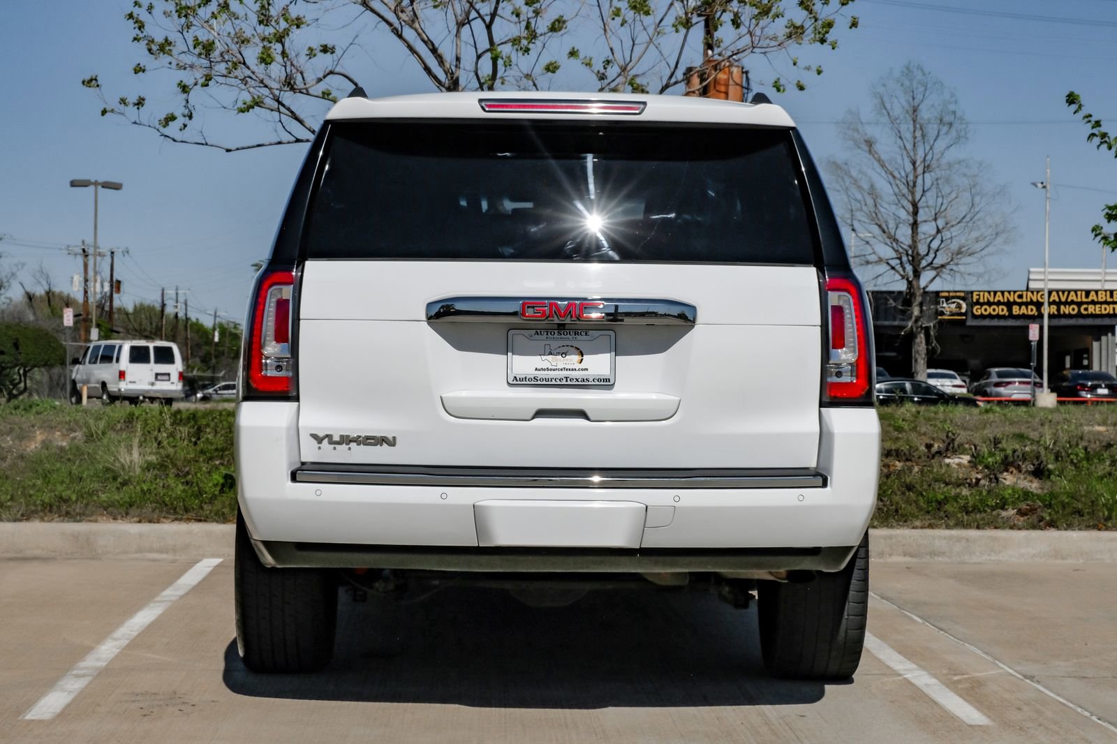 Used 2018 GMC Yukon Denali RWD image 12
