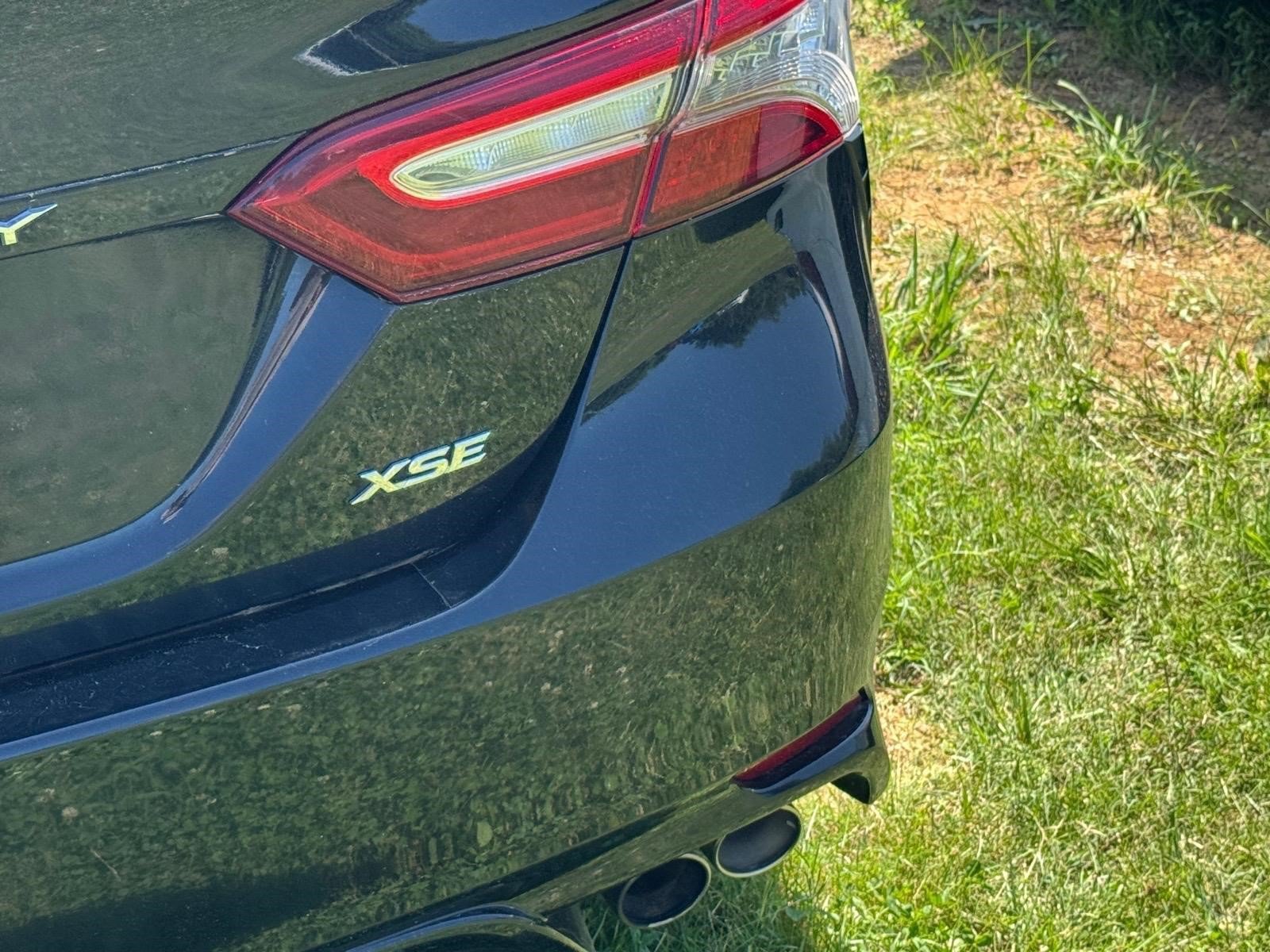 Used 2019 Toyota Camry XSE FWD image 16