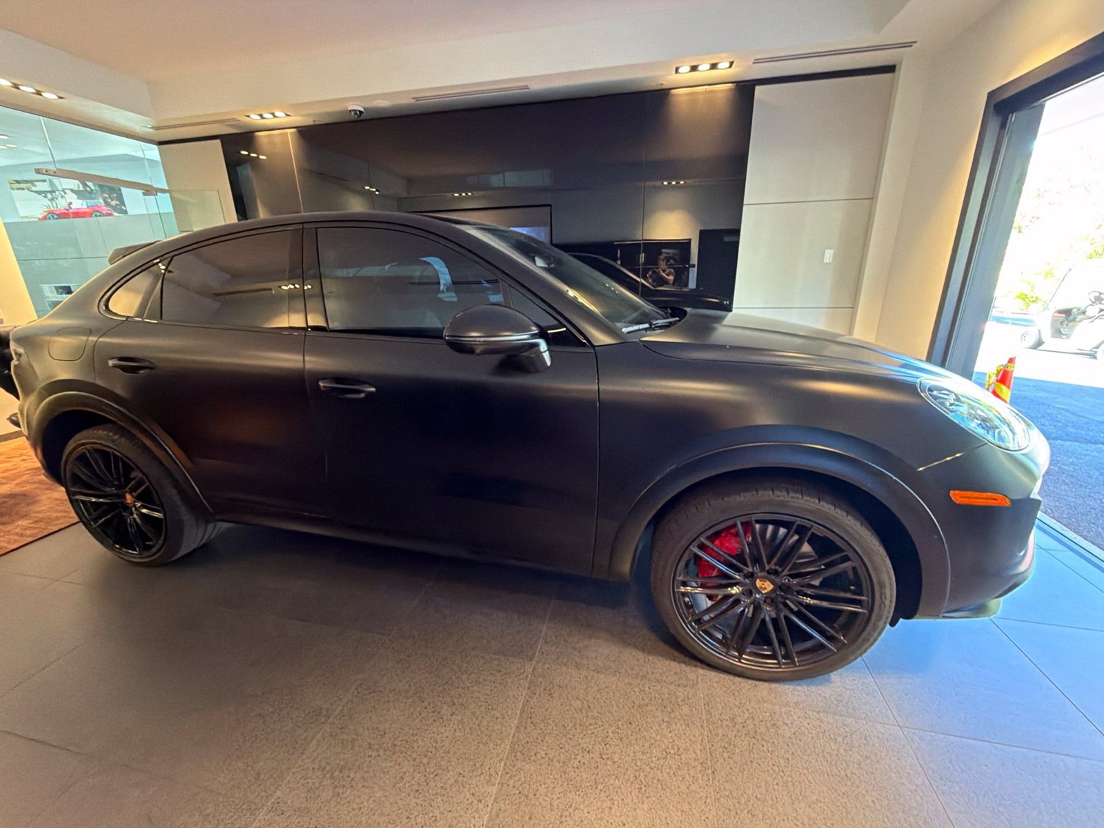 Used 2023 Porsche Cayenne GTS AWD/4WD image 3