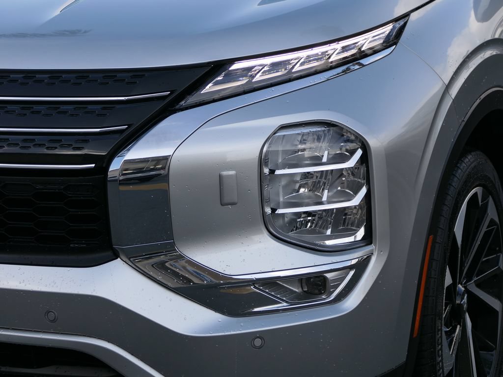 Used 2024 Mitsubishi Outlander SE AWD/4WD image 9