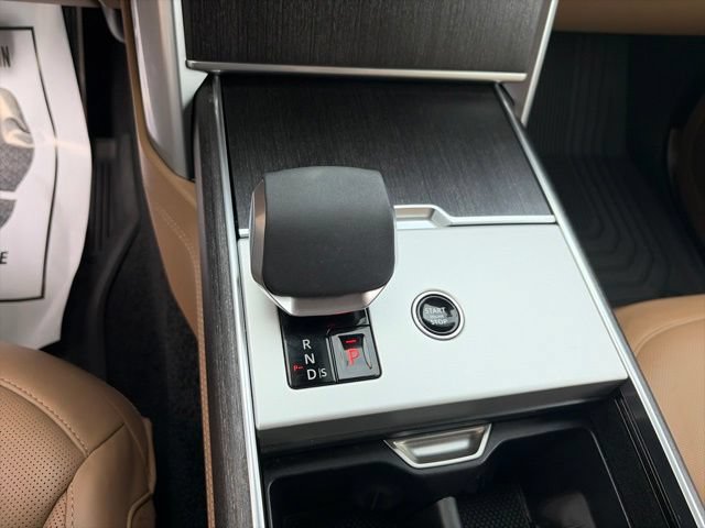 Used 2025 Land Rover Range Rover Long Wheelbase SE AWD/4WD image 31