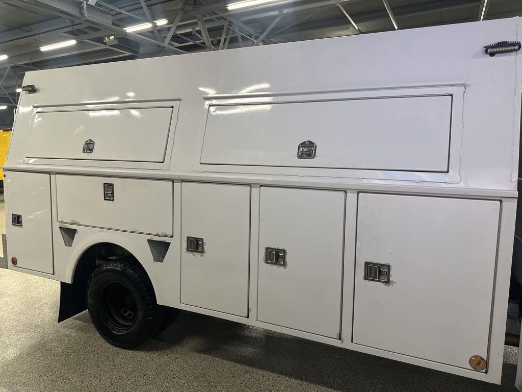 Used 2019 Freightliner Sprinter 3500 w/ Premium Package image 7