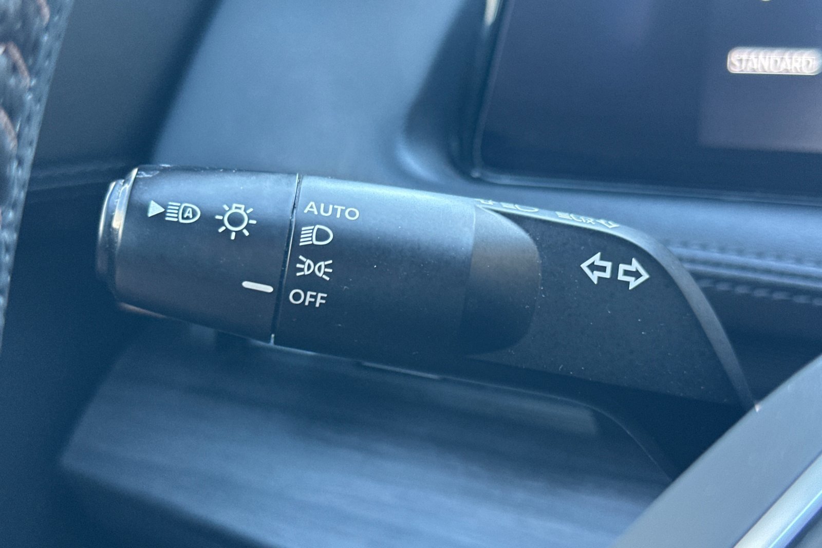 Certified 2023 Nissan Ariya FWD image 36
