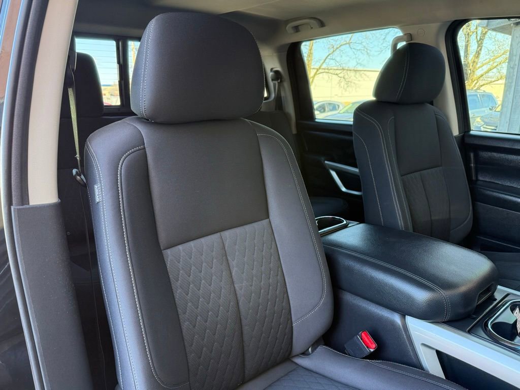 Used 2019 Nissan Titan SV w/ SV Convenience Package image 20