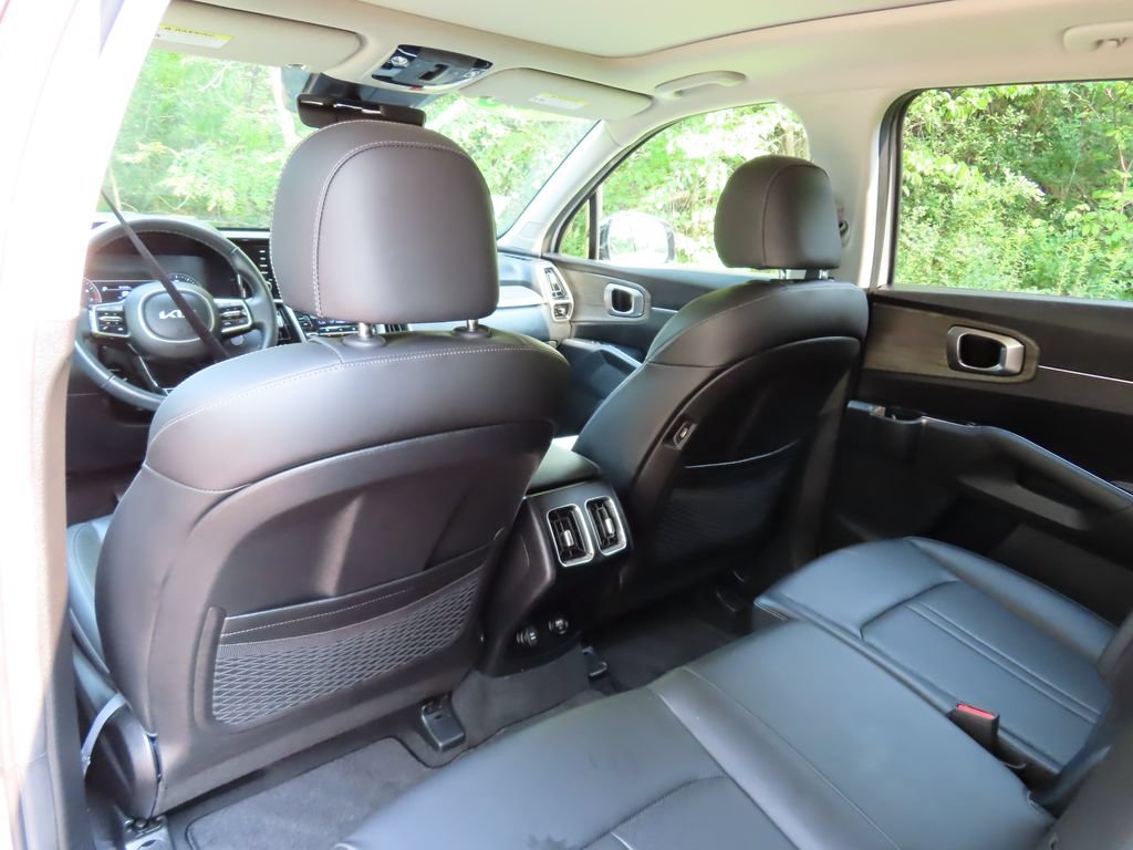 Certified 2023 Kia Sorento S w/ Panoramic Sunroof Package AWD/4WD image 31