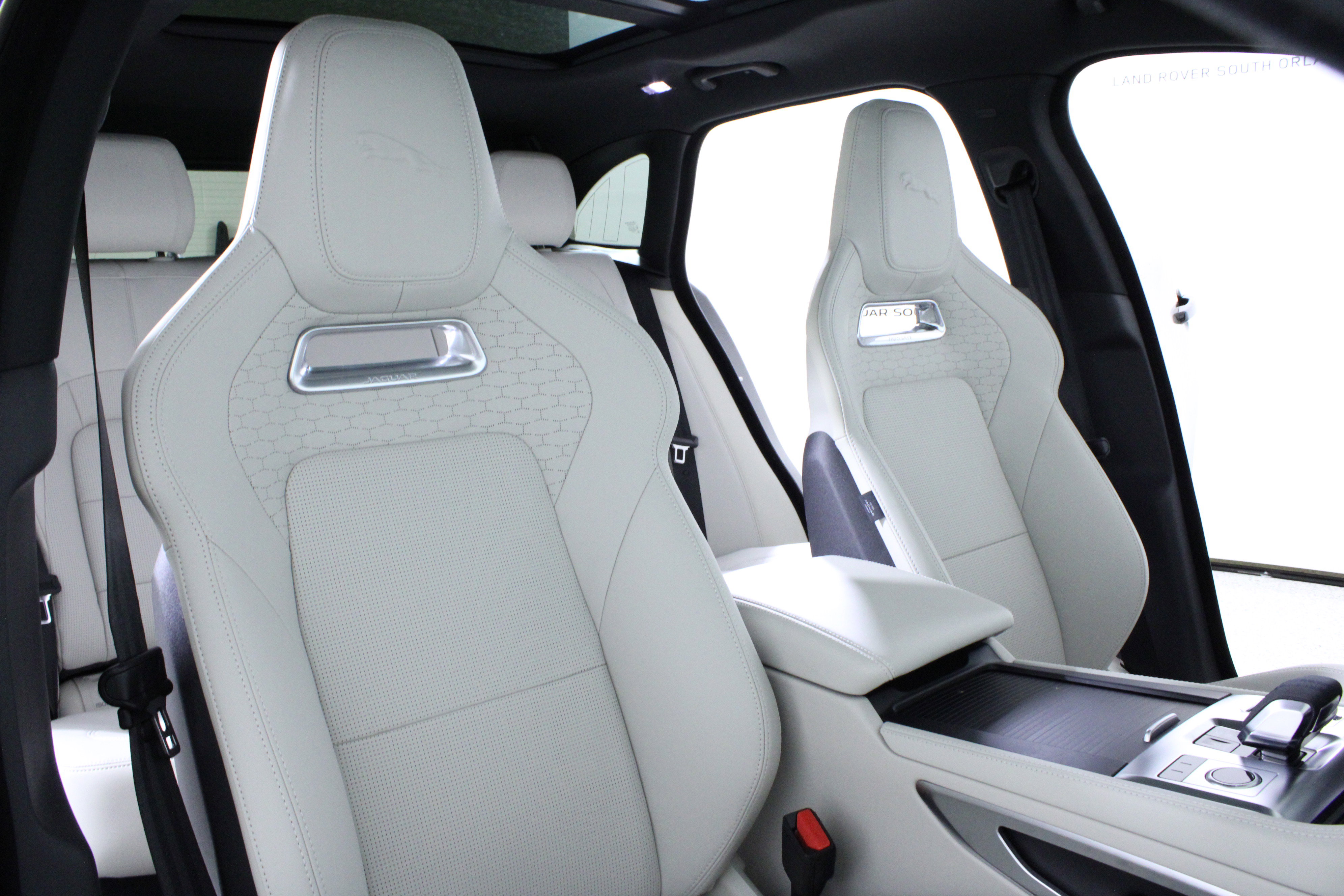 New 2026 Jaguar F-PACE R-Dynamic S image 14